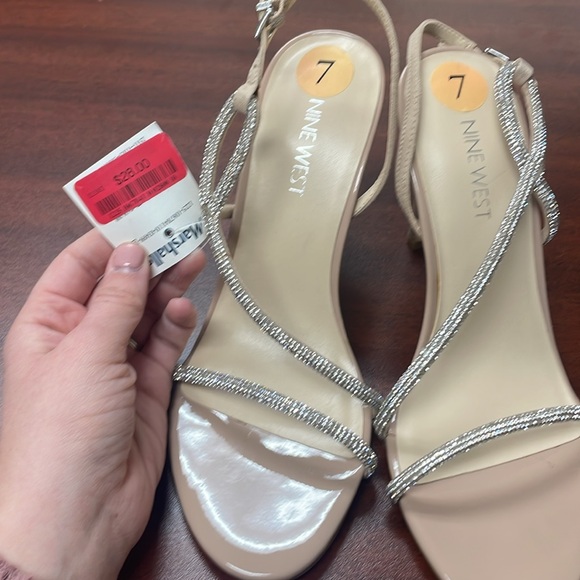 Nine West Heels brand new never worn size 7 - Picture 2 of 4